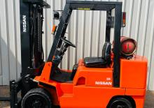 Chariots élevateurs frontaux à gaz Nissan CUGJ 02 F 35 PU