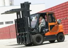 Chariots élevateurs frontaux à gaz Doosan G40S-5