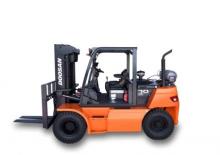 Chariots élevateurs frontaux à gaz Doosan G55SC-5