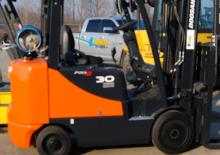 Chariots élevateurs frontaux à gaz Doosan GC30E-5