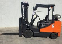 Chariots élevateurs frontaux à gaz Doosan GC40S-5