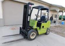 Chariots élevateurs frontaux à gaz Clark GPS 25