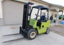 Chariots élevateurs frontaux à gaz Clark GPS 25 HP