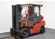 Chariots élevateurs frontaux à gaz Nissan UJ 02 A 25 U