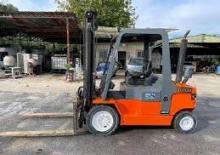 Chariots élevateurs frontaux diesel Lugli 405 E