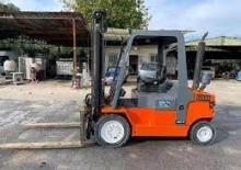 Chariots élevateurs frontaux diesel Lugli 405 E