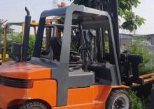 Chariots élevateurs frontaux diesel Lugli 505 E