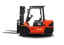 Chariots élevateurs frontaux diesel Dalian CPCD 30 FA