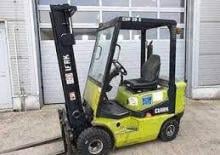 Chariots élevateurs frontaux diesel Clark DPM 30 H