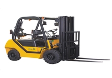 Chariots élevateurs frontaux diesel OM DVX 30 FC DUAL