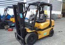 Chariots élevateurs frontaux diesel Yale GDP25RK