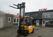Chariots élevateurs frontaux diesel Halla HDF 30