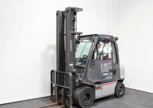 Chariots élevateurs frontaux diesel Nissan Y 1 D 2 A 25 Q