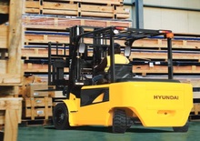 Chariots élevateurs frontaux  electriques Hyundai 45 B 7 ac