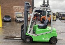 Chariots élevateurs frontaux  electriques Cesab Blitz 416