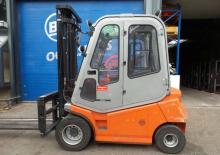 Chariots élevateurs frontaux  electriques BT C 4 E 500 V