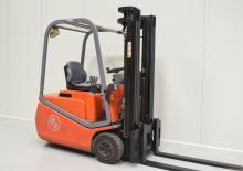 Chariots élevateurs frontaux  electriques BT CBE 1.2 T