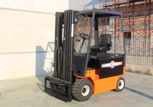 Chariots élevateurs frontaux  electriques Lugli ELX 25