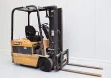 Chariots élevateurs frontaux  electriques Caterpillar EP 15 T