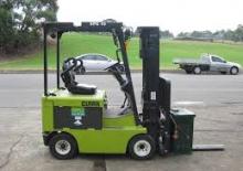 Chariots élevateurs frontaux  electriques Clark EPG 15