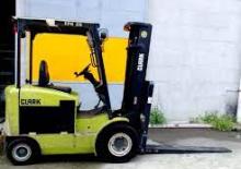 Chariots élevateurs frontaux  electriques Clark EPG 20