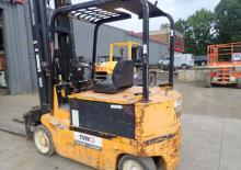 Chariots élevateurs frontaux  electriques Yale ERC 35 AKE