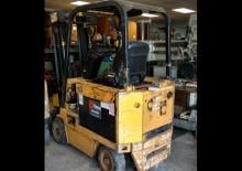 Chariots élevateurs frontaux  electriques Caterpillar M 40 D SA