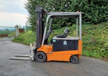 Chariots élevateurs frontaux  electriques Carer R 30 N
