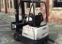 Chariots élevateurs frontaux  electriques Crown SC 3013
