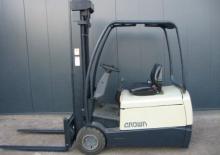 Chariots élevateurs frontaux  electriques Crown SC 3018