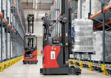Chariots élévateurs pousseurs électriques Linde R16HD MATIC config. 4 