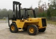 Chariots élévateurs tout terrain Caterpillar R80