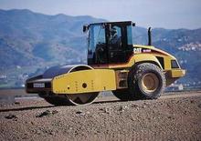 Rouleaux monocylindres Caterpillar CS 683 E