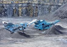 Installation de criblage mobile Powerscreen Warrior 1400