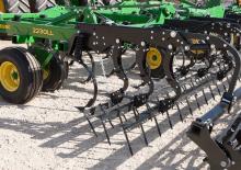 Cultivateurs John Deere 2230LL