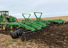 Cultivateurs John Deere 2635