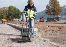 Plaques vibrantes unidirectionnelles Bomag BP 25/50 D