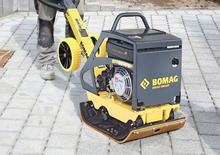 Plaques vibrantes réversibles Bomag BPR 25/40 D