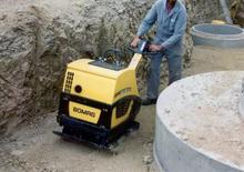 Plaques vibrantes réversibles Bomag BPR 65/70 D