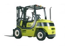 Chariots élevateurs frontaux diesel Clark CMP 40 D