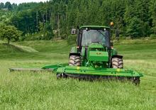 Faucheuses  frontales, disques avec conditionneurs John Deere 228