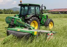 Faucheuses  arrières disques avec conditionneurs John Deere 324A