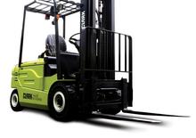 Chariots élevateurs frontaux  electriques Clark GEX 30