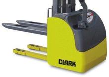 Gerbeurs à conducteur accompagnant Clark CPS 12 L ac