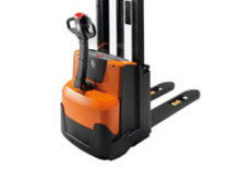 Gerbeurs à conducteur accompagnant BT SWE 120 L
