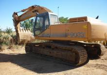 Excavatrice sur chenilles Case Poclain 9033