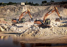 Excavatrice sur chenilles Case CX370D