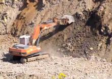 Excavatrice sur chenilles Unex DH 28.1