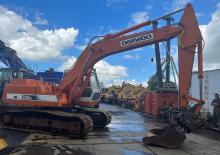 Excavatrice sur chenilles Daewoo DH220LC