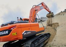 Excavatrice sur chenilles Doosan DX200A